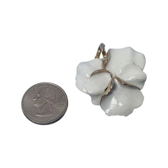 Vintage White Enamel Flower Leaves Gold Tone Brooch Pin Pendant 1.5" - Picture 5 of 5